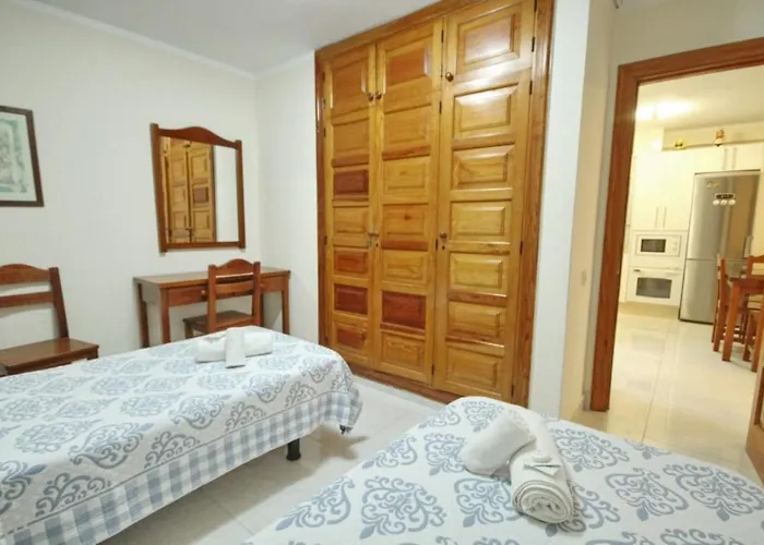 Two Bedroom In Beachfront Complex With Pool In Playa De Américas. Appartamento Playa de las Americas (Tenerife)