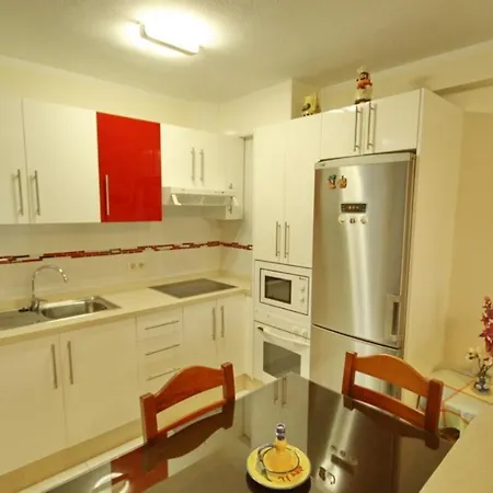 Two Bedroom In Beachfront Complex With Pool In Playa De Americas. Lägenhet