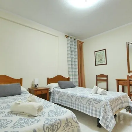 Apartmán Two Bedroom In Beachfront Complex With Pool In Playa De Americas. *