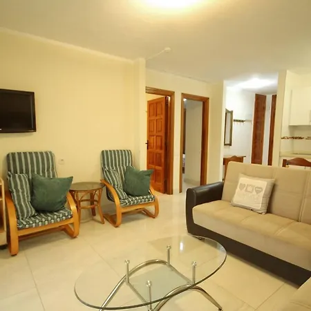 Apartament Two Bedroom In Beachfront Complex With Pool In Playa De Americas. Playa de las Americas (Tenerife)