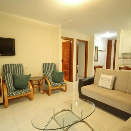 아파트 Two Bedroom In Beachfront Complex With Pool In Playa De Americas. 플라야데라스아메리카스