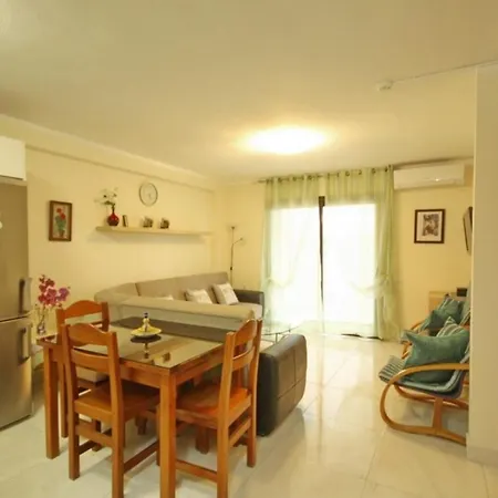 Lägenhet Two Bedroom In Beachfront Complex With Pool In Playa De Americas. Playa de las Americas (Tenerife)