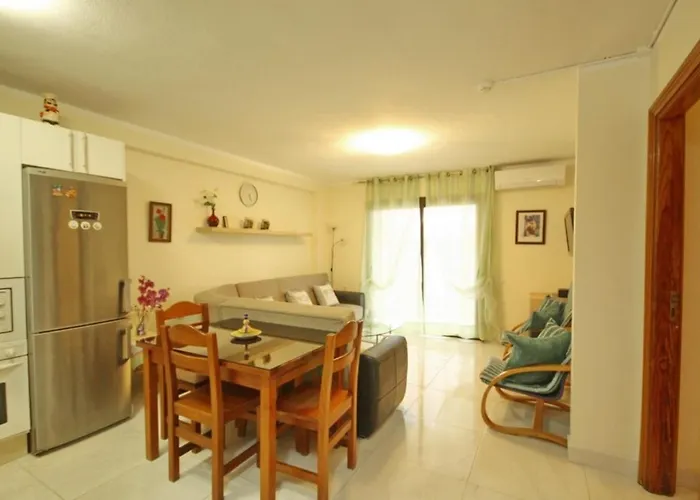 아파트 Two Bedroom In Beachfront Complex With Pool In Playa De Americas. 플라야데라스아메리카스